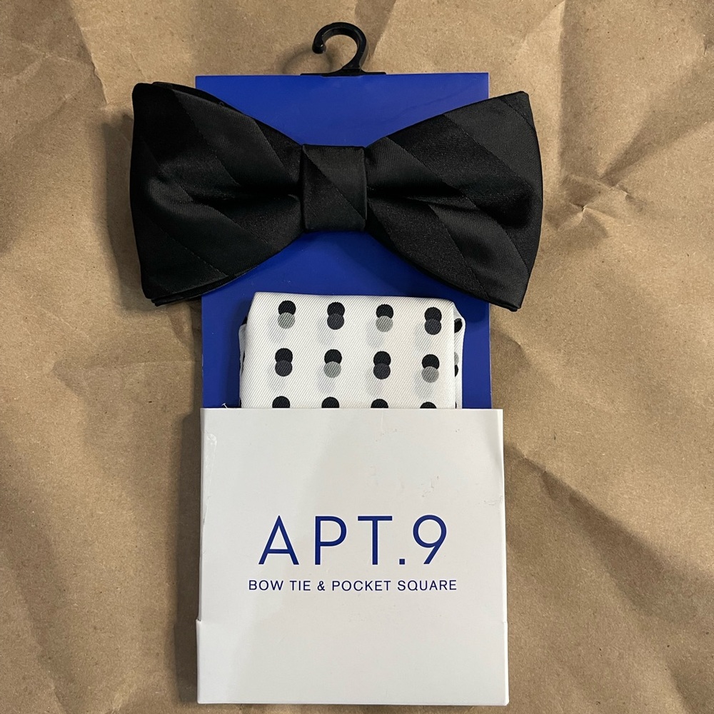 Apt.‎ 9 Bow tie and pocket square double dot boxGE